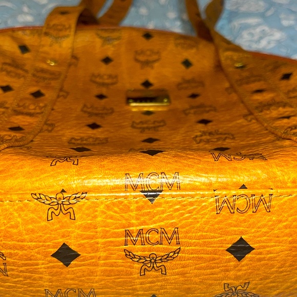 Authentic  MCM Vintage Visetos Cognac Monogram Dome Tote HUGE❤️❤️ preloved great - Picture 15 of 17